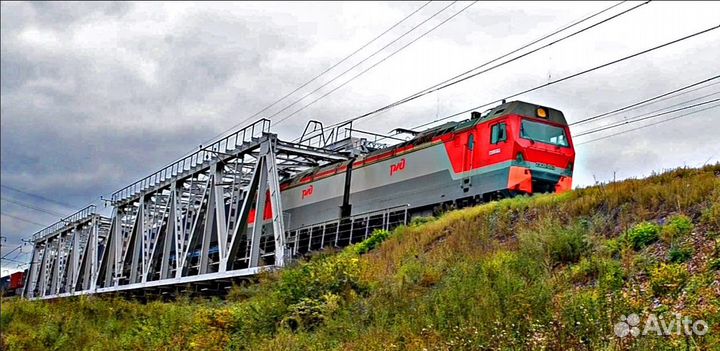 Рабочие на строительство железнодорожного моста