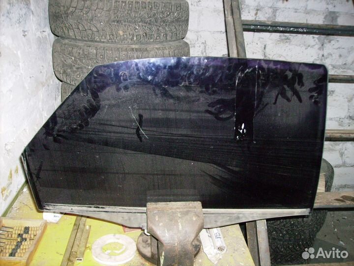 Стекло заднее правое Тойота Карина Е