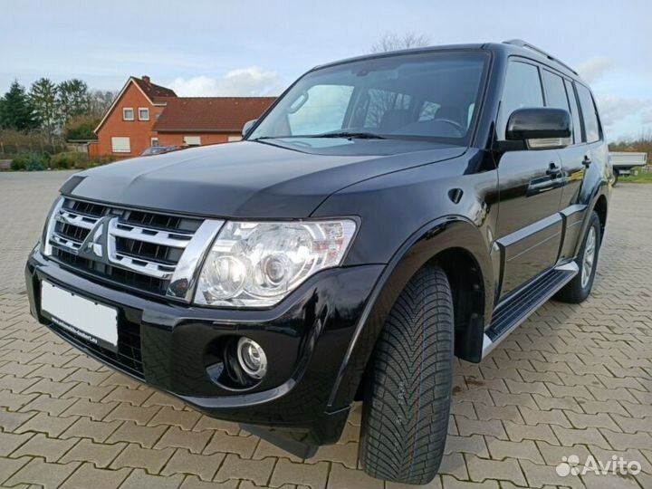 Фара от Mitsubishi Pajero 4 2006-2014