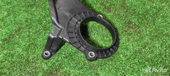 Кожух ремня грм нижний Volkswagen Jetta 6 1.4 czta