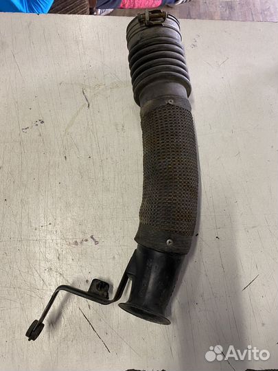 Патрубок воздушного фильтра Toyota RAV 4