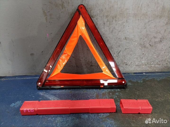 Знак аварийной остановки Bmw 1 F20