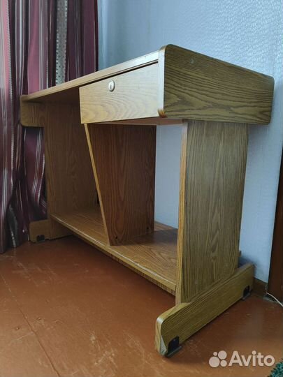 Письменный стол