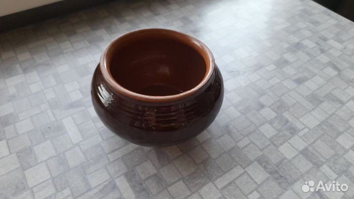 Глиняный горшок