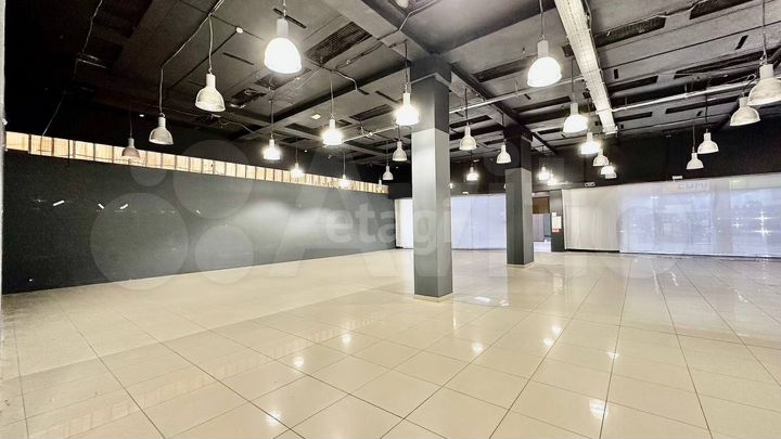 Продам торговое помещение, 450 м²