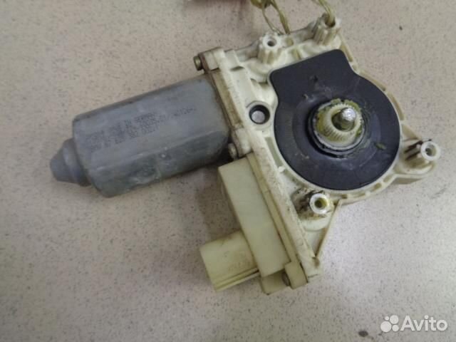 Моторчик стеклоподъемника задний правый BMW 7-Ser