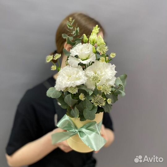 Композиция в шляпной коробке