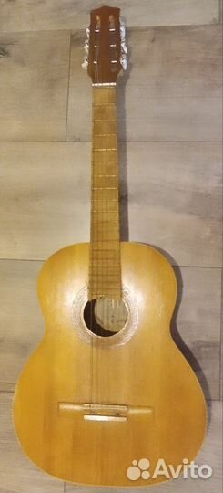 Акустическая гитара