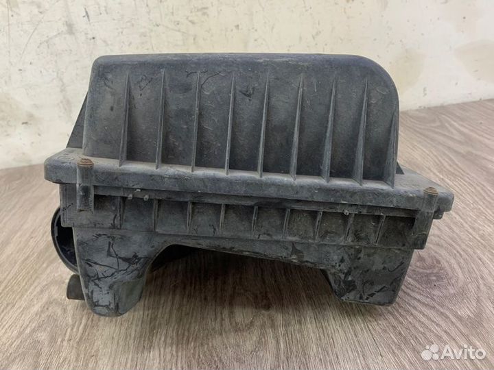 Корпус воздушного фильтра Opel Astra H Z16XEP