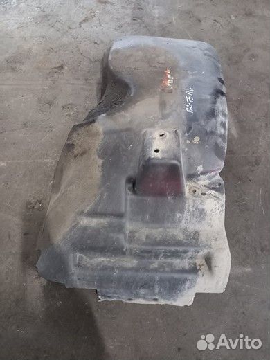 Подкрылок передний верхний правый (локер)