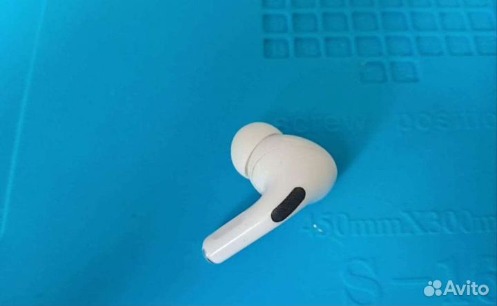 Левый наушник Airpods pro