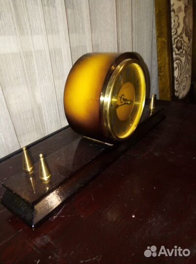 Часы настольные Весна