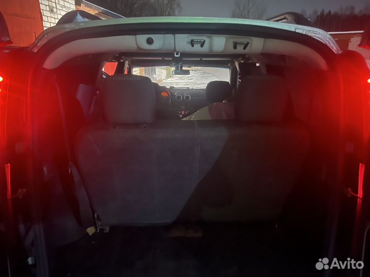 Третий ряд сидений LADA largus