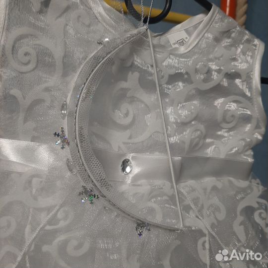 Платье снежинки 110-116 новое