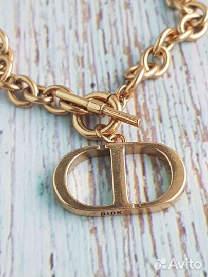 Колье с тогглом Dior Montaigne