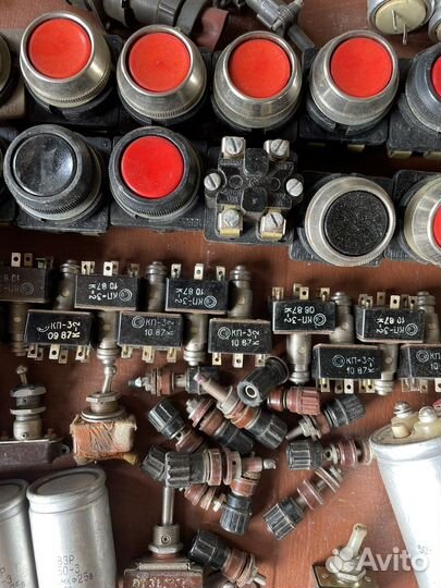 Пусковые кнопки, тумблеры, разъемы