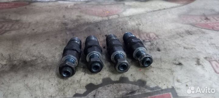 Форсунка топливная Mitsubishi Pajero V26 4M40T