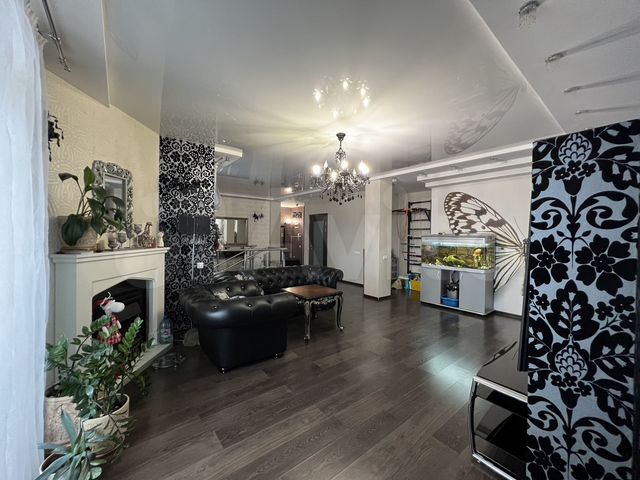 3-к. квартира, 160 м², 15/17 эт.