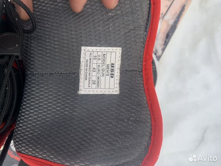 Сноуборд 2 шт. в наличии