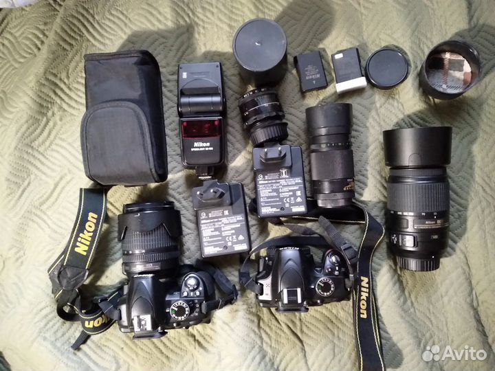 Nikon D3100 + Nikon D3200