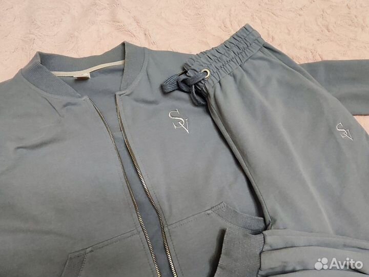 Спортивный костюм женский