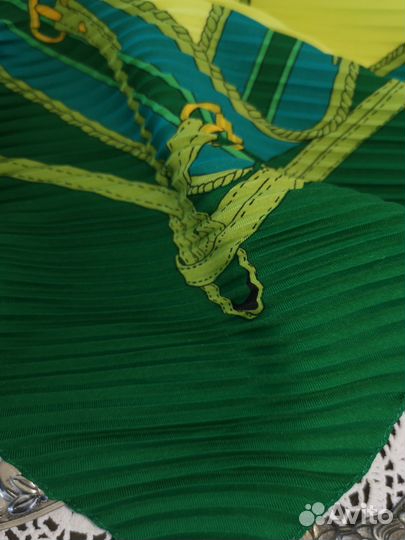 Зелёный платок Гофре Геральдика