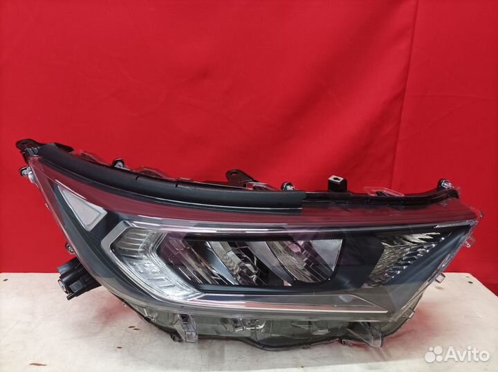 Фара правая Toyota RAV4 5 ха50 2019