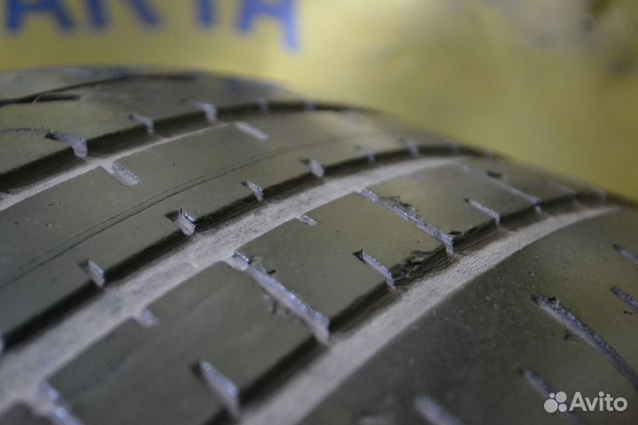 Pirelli P Zero 235/50 R19