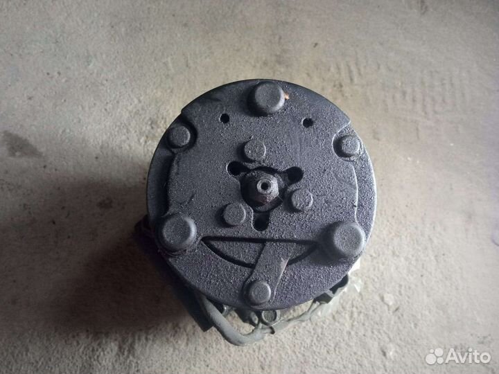 Компрессор кондиционера Ford Fiesta 1.6