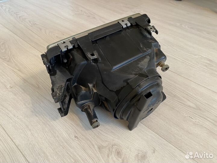 Фара для Audi A100 C3 левая