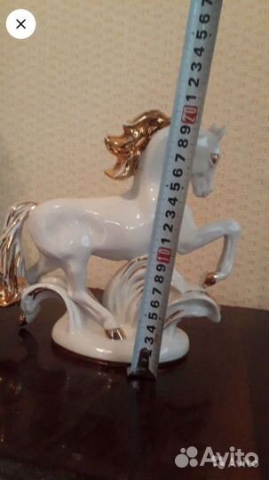 Конь, лошадь. Фарфор. Статуэтка