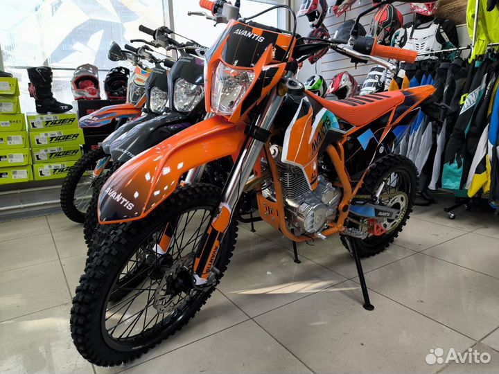 Стильный эндуро мотоцикл Avantis A2
