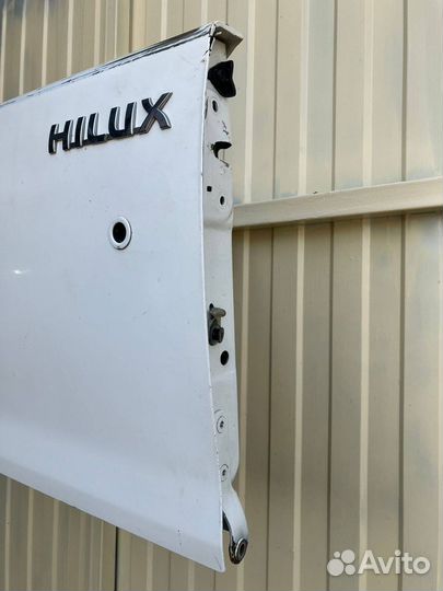 Крышка багажника Toyota Hi-Lux 7