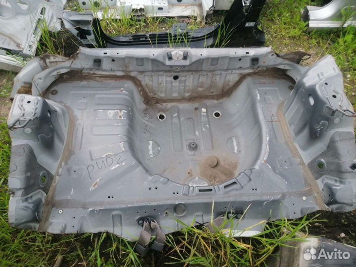 Ниша запасного колеса Kia Rio