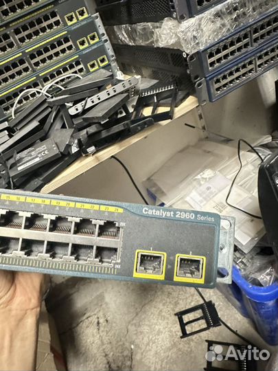 Коммутатор Cisco WS-C2960-24TT-L