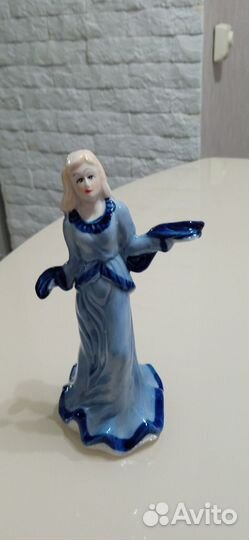 Статуэтки фарфоровые Девушки