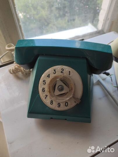 Старый дисковый телефон