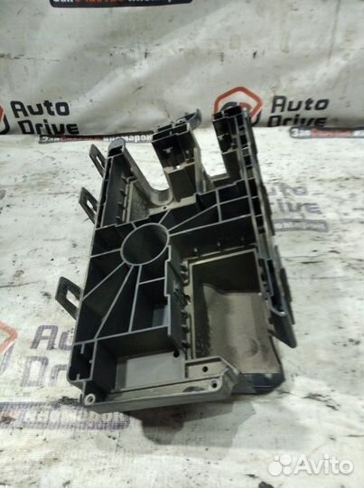 Корпус блока предохранителей Chevrolet Cruze J300