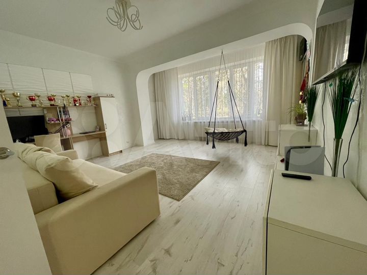 3-к. квартира, 103 м², 1/9 эт.