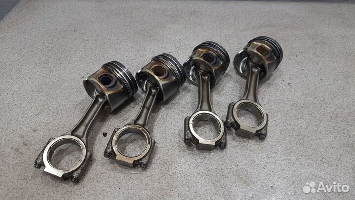 Комплект поршней для 2.0 TDI BMR оригинал Passat