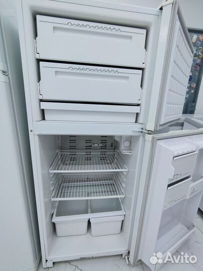 Холодильник Бирюса двухкамерный