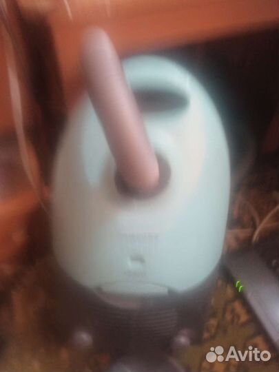 Мясорубка электрическая новая. Пылесос двддиски бу