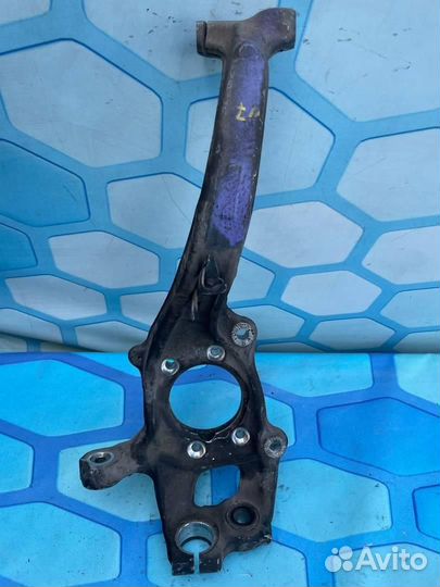 Кулак поворотный передний правый 8K0407254AB