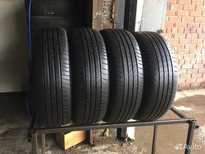 Bridgestone Alenza 001 245/45 R20