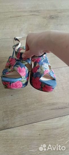 Босоножки 37