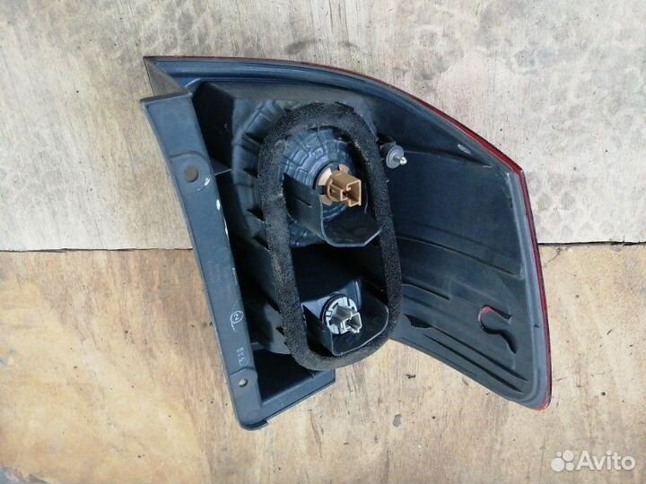 Стоп-сигнал задний правый Toyota Alphard ANH10