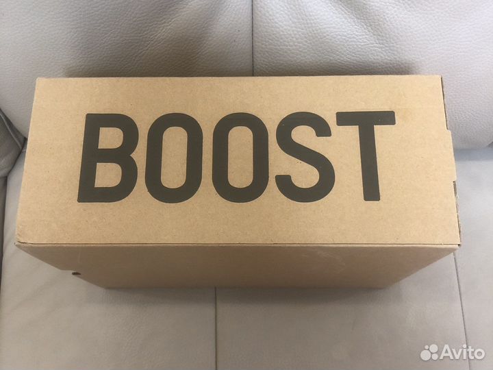 Коробка от кроссовок adidas