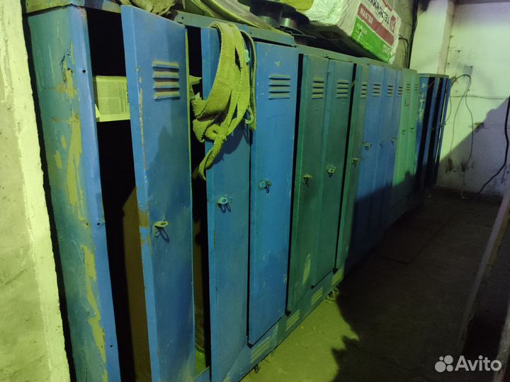 Ящик для одежды металлический