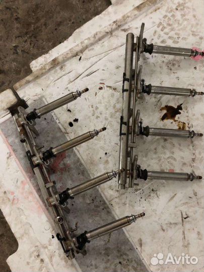 Топливная рампа с форсунками Gl x166