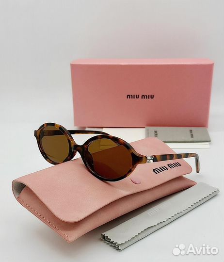 Солнцезащитные очки miu miu